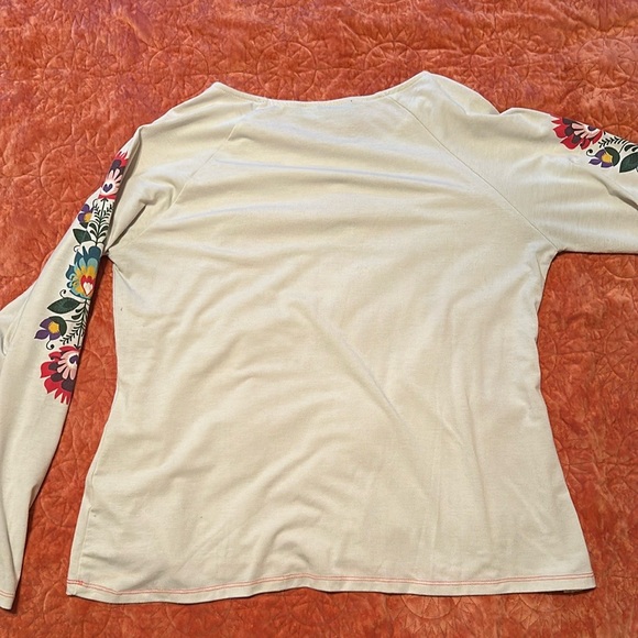 Pyramid Collection graphic Floral Bellsleeve - Picture 5 of 7